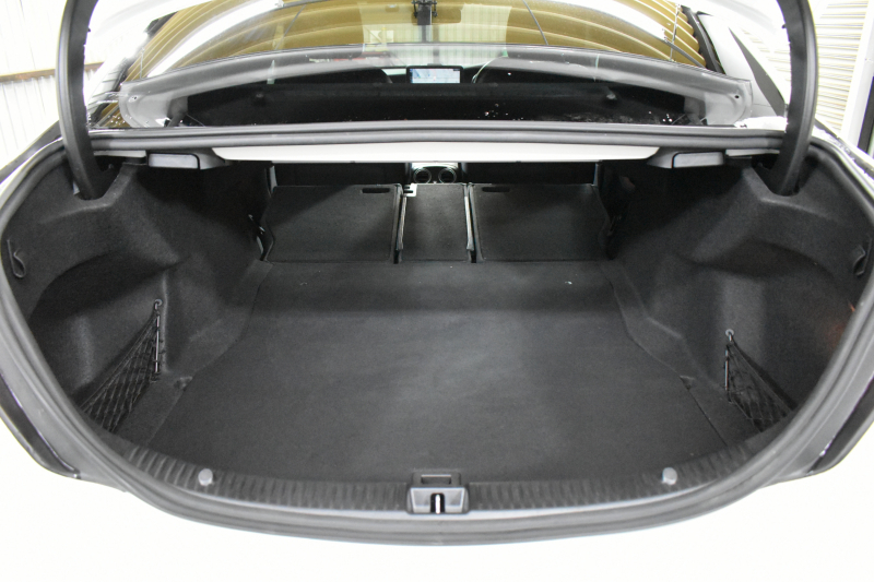 メルセデスベンツ Cクラス C220d AVG AMGﾗｲﾝ ﾚｰﾀﾞｰｾｰﾌﾃｨP 後期型  燃費18.9km  ﾋｰﾀｰ黒革 ﾃﾞｨｽﾄﾛ BSM Lﾁｪﾝｼﾞ 誤発進 AMGｴｱﾛ TWS19AW ｷｰﾚｽGO ﾊﾟｰｸﾄﾛ LEDﾍｯﾄﾞﾗｲﾄ ﾏﾙﾁｱﾝﾋﾞｴﾝﾄ 地ﾃﾞｼﾞﾅﾋﾞBｶﾒﾗ 2年保証