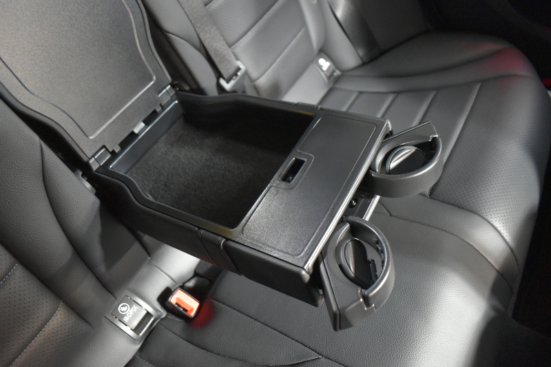 メルセデスベンツ Cクラス C220d AVG AMGﾗｲﾝ ﾚｰﾀﾞｰｾｰﾌﾃｨP 後期型  燃費18.9km  ﾋｰﾀｰ黒革 ﾃﾞｨｽﾄﾛ BSM Lﾁｪﾝｼﾞ 誤発進 AMGｴｱﾛ TWS19AW ｷｰﾚｽGO ﾊﾟｰｸﾄﾛ LEDﾍｯﾄﾞﾗｲﾄ ﾏﾙﾁｱﾝﾋﾞｴﾝﾄ 地ﾃﾞｼﾞﾅﾋﾞBｶﾒﾗ 2年保証