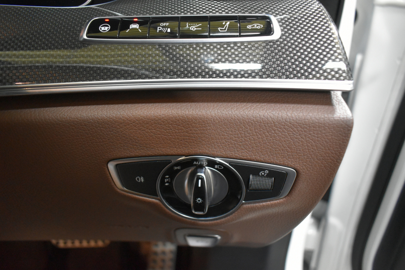 AMG Eクラス E53 4ﾏﾁｯｸ+ ﾜｺﾞﾝ ISG搭載 ｴｸｽｸﾙｰｼﾌﾞP ﾚｰﾀﾞｰｾｰﾌﾃｨP ﾊﾟﾉﾗﾏｻﾝﾙｰﾌ 革 ﾍﾞﾝﾁﾚｰﾀｰ ﾏｯｻｰｼﾞ ﾌﾞﾙﾒｽﾀｰS HUD ﾌｯﾄｹﾞｰﾄ ｴｱﾛ20AW ﾃﾞｨｽﾄﾛ ﾌﾞﾗｲﾝﾄﾞS ﾚｰﾝｷｰﾌﾟ ﾅﾋﾞTV 360ｶﾒﾗ ｷｰﾚｽｺﾞｰ 2年保証