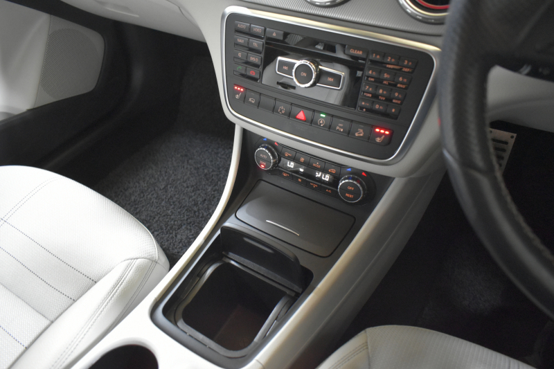 メルセデスベンツ GLA GLA250 4ﾏﾁｯｸ ｵﾌﾛｰﾄﾞ ﾍﾞｰｼｯｸﾊﾟｯｹｰｼﾞﾌﾟﾗｽ ﾚｰﾀﾞｰｾｰﾌﾃｨP  ﾃﾞｨｽﾄﾛﾆｯｸ ﾌﾞﾗｲﾝﾄﾞｽﾎﾟｯﾄ ﾚｰﾝｷｰﾌﾟ ﾋｰﾀｰ半革 ｵｰﾄﾃｰﾙｹﾞｰﾄ ﾅﾋﾞTV ﾊﾞｯｸｶﾒﾗ ｷｾﾉﾝﾍｯﾄﾞﾗｲﾄ ｱﾝﾋﾞｴﾝﾄﾗｲﾄ 2年保証