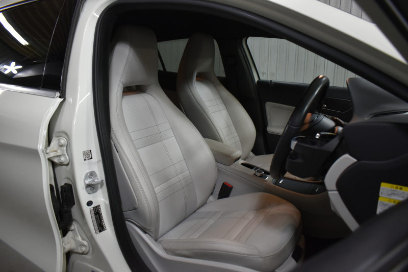 メルセデスベンツ GLA GLA250 4ﾏﾁｯｸ ｵﾌﾛｰﾄﾞ ﾍﾞｰｼｯｸﾊﾟｯｹｰｼﾞﾌﾟﾗｽ ﾚｰﾀﾞｰｾｰﾌﾃｨP  ﾃﾞｨｽﾄﾛﾆｯｸ ﾌﾞﾗｲﾝﾄﾞｽﾎﾟｯﾄ ﾚｰﾝｷｰﾌﾟ ﾋｰﾀｰ半革 ｵｰﾄﾃｰﾙｹﾞｰﾄ ﾅﾋﾞTV ﾊﾞｯｸｶﾒﾗ ｷｾﾉﾝﾍｯﾄﾞﾗｲﾄ ｱﾝﾋﾞｴﾝﾄﾗｲﾄ 2年保証
