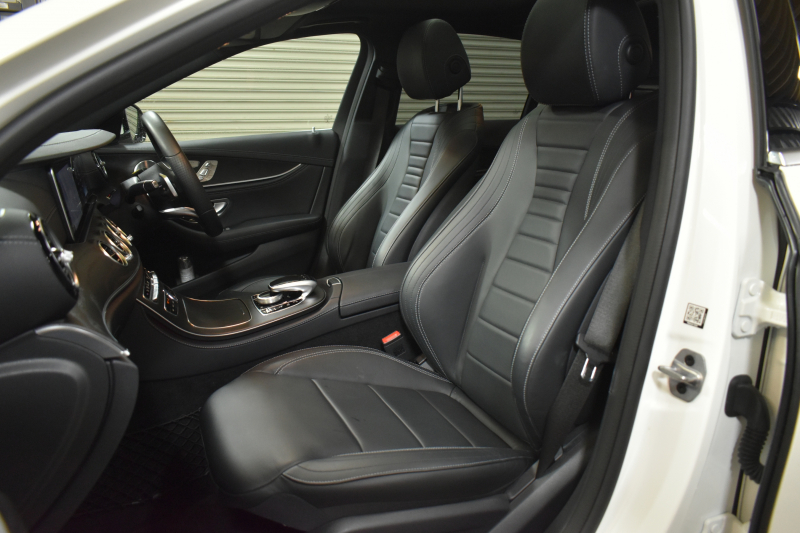 メルセデスベンツ Eクラス E350e AVG ｽﾎﾟｰﾂ ｴｸｽｸﾙｰｼﾌﾞP ﾚｰﾀﾞｰｾｰﾌﾃｨP PHV 1ｵｰﾅｰ ﾊﾟﾉﾗﾏｻﾝﾙｰﾌ 全席ﾋｰﾀｰ黒革 ﾃﾞｨｽﾄﾛ ﾚｰﾝﾁｪﾝｼﾞ ﾌﾞﾗｲﾝﾄﾞｽﾎﾟｯﾄ AMGｴｱﾛ19AW ｷｰGO PTS ﾌｯﾄｹﾞｰﾄ ﾌﾞﾙﾒｽﾀｰ 地デジ360ｶﾒ 2年保証