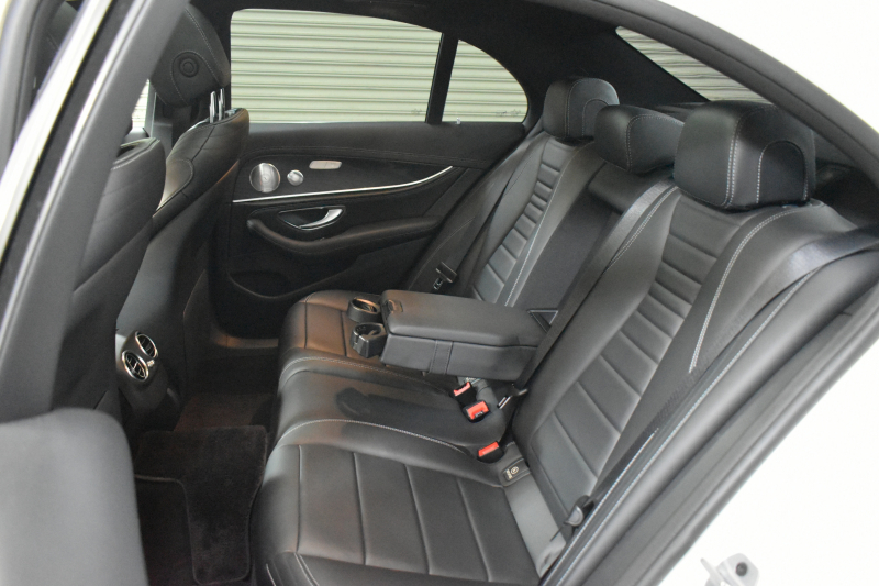 メルセデスベンツ Eクラス E350e AVG ｽﾎﾟｰﾂ ｴｸｽｸﾙｰｼﾌﾞP ﾚｰﾀﾞｰｾｰﾌﾃｨP PHV 1ｵｰﾅｰ ﾊﾟﾉﾗﾏｻﾝﾙｰﾌ 全席ﾋｰﾀｰ黒革 ﾃﾞｨｽﾄﾛ ﾚｰﾝﾁｪﾝｼﾞ ﾌﾞﾗｲﾝﾄﾞｽﾎﾟｯﾄ AMGｴｱﾛ19AW ｷｰGO PTS ﾌｯﾄｹﾞｰﾄ ﾌﾞﾙﾒｽﾀｰ 地デジ360ｶﾒ 2年保証