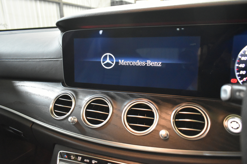 メルセデスベンツ Eクラス E350e AVG ｽﾎﾟｰﾂ ｴｸｽｸﾙｰｼﾌﾞP ﾚｰﾀﾞｰｾｰﾌﾃｨP PHV 1ｵｰﾅｰ ﾊﾟﾉﾗﾏｻﾝﾙｰﾌ 全席ﾋｰﾀｰ黒革 ﾃﾞｨｽﾄﾛ ﾚｰﾝﾁｪﾝｼﾞ ﾌﾞﾗｲﾝﾄﾞｽﾎﾟｯﾄ AMGｴｱﾛ19AW ｷｰGO PTS ﾌｯﾄｹﾞｰﾄ ﾌﾞﾙﾒｽﾀｰ 地デジ360ｶﾒ 2年保証