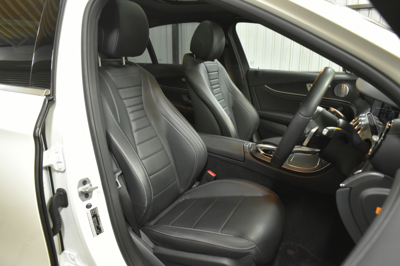 メルセデスベンツ Eクラス E350e AVG ｽﾎﾟｰﾂ ｴｸｽｸﾙｰｼﾌﾞP ﾚｰﾀﾞｰｾｰﾌﾃｨP PHV 1ｵｰﾅｰ ﾊﾟﾉﾗﾏｻﾝﾙｰﾌ 全席ﾋｰﾀｰ黒革 ﾃﾞｨｽﾄﾛ ﾚｰﾝﾁｪﾝｼﾞ ﾌﾞﾗｲﾝﾄﾞｽﾎﾟｯﾄ AMGｴｱﾛ19AW ｷｰGO PTS ﾌｯﾄｹﾞｰﾄ ﾌﾞﾙﾒｽﾀｰ 地デジ360ｶﾒ 2年保証