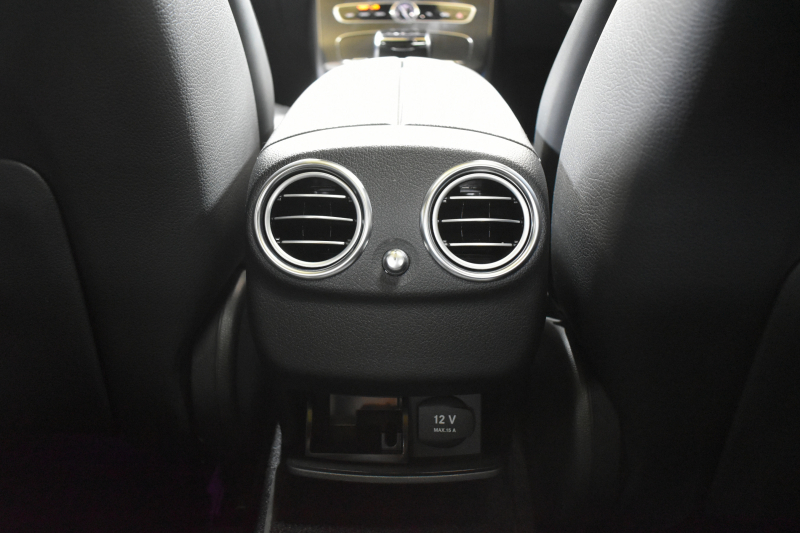 メルセデスベンツ Eクラス E350e AVG ｽﾎﾟｰﾂ ｴｸｽｸﾙｰｼﾌﾞP ﾚｰﾀﾞｰｾｰﾌﾃｨP PHV 1ｵｰﾅｰ ﾊﾟﾉﾗﾏｻﾝﾙｰﾌ 全席ﾋｰﾀｰ黒革 ﾃﾞｨｽﾄﾛ ﾚｰﾝﾁｪﾝｼﾞ ﾌﾞﾗｲﾝﾄﾞｽﾎﾟｯﾄ AMGｴｱﾛ19AW ｷｰGO PTS ﾌｯﾄｹﾞｰﾄ ﾌﾞﾙﾒｽﾀｰ 地デジ360ｶﾒ 2年保証