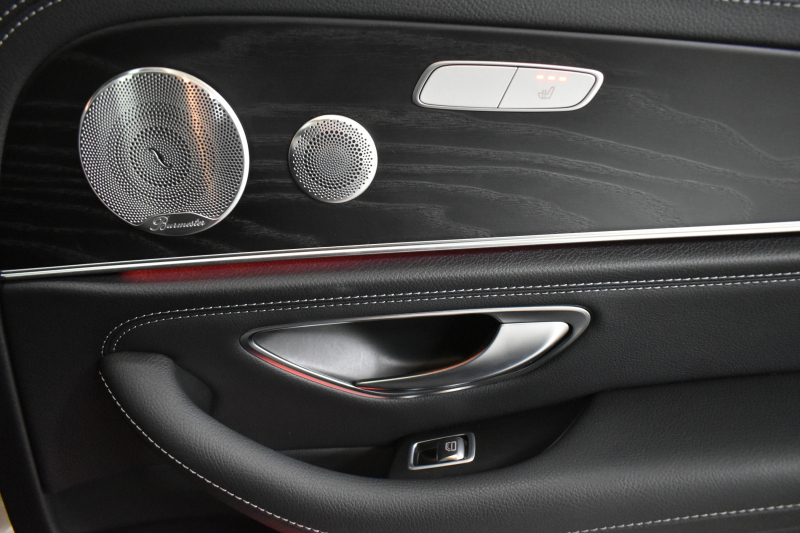 メルセデスベンツ Eクラス E350e AVG ｽﾎﾟｰﾂ ｴｸｽｸﾙｰｼﾌﾞP ﾚｰﾀﾞｰｾｰﾌﾃｨP PHV 1ｵｰﾅｰ ﾊﾟﾉﾗﾏｻﾝﾙｰﾌ 全席ﾋｰﾀｰ黒革 ﾃﾞｨｽﾄﾛ ﾚｰﾝﾁｪﾝｼﾞ ﾌﾞﾗｲﾝﾄﾞｽﾎﾟｯﾄ AMGｴｱﾛ19AW ｷｰGO PTS ﾌｯﾄｹﾞｰﾄ ﾌﾞﾙﾒｽﾀｰ 地デジ360ｶﾒ 2年保証