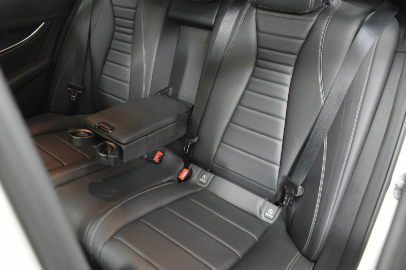 メルセデスベンツ Eクラス E350e AVG ｽﾎﾟｰﾂ ｴｸｽｸﾙｰｼﾌﾞP ﾚｰﾀﾞｰｾｰﾌﾃｨP PHV 1ｵｰﾅｰ ﾊﾟﾉﾗﾏｻﾝﾙｰﾌ 全席ﾋｰﾀｰ黒革 ﾃﾞｨｽﾄﾛ ﾚｰﾝﾁｪﾝｼﾞ ﾌﾞﾗｲﾝﾄﾞｽﾎﾟｯﾄ AMGｴｱﾛ19AW ｷｰGO PTS ﾌｯﾄｹﾞｰﾄ ﾌﾞﾙﾒｽﾀｰ 地デジ360ｶﾒ 2年保証