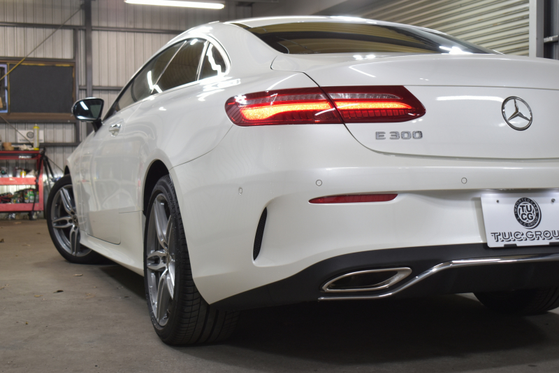 メルセデスベンツ Eクラス E300 ｸｰﾍﾟ ｽﾎﾟｰﾂ ｴｸｽｸﾙｰｼﾌﾞP ﾚｰﾀﾞｰｾｰﾌﾃｨP ﾊﾟﾉﾗﾏｻﾝﾙｰﾌ ﾋｰﾀｰｸｰﾗｰ赤黒革 ﾃﾞｨｽﾄﾛ BSM Lﾁｪﾝｼﾞ AMGｴｱﾛ19AW ｷｰGO PTS ﾌﾞﾙﾒｽﾀｰ HUD 地ﾃﾞｼﾞ360ｶﾒﾗ 2年保証