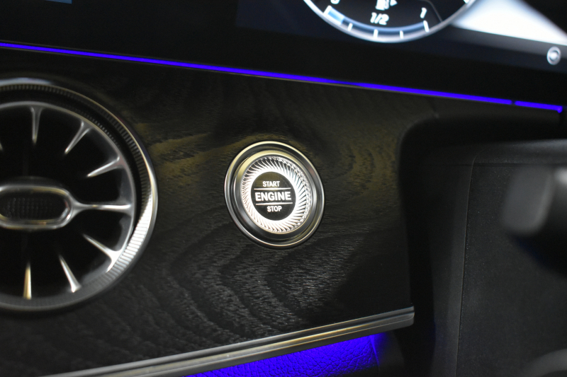 メルセデスベンツ Eクラス E300 ｸｰﾍﾟ ｽﾎﾟｰﾂ ｴｸｽｸﾙｰｼﾌﾞP ﾚｰﾀﾞｰｾｰﾌﾃｨP ﾊﾟﾉﾗﾏｻﾝﾙｰﾌ ﾋｰﾀｰｸｰﾗｰ赤黒革 ﾃﾞｨｽﾄﾛ BSM Lﾁｪﾝｼﾞ AMGｴｱﾛ19AW ｷｰGO PTS ﾌﾞﾙﾒｽﾀｰ HUD 地ﾃﾞｼﾞ360ｶﾒﾗ 2年保証