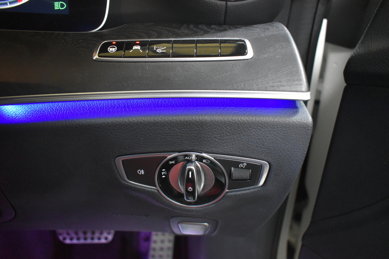 メルセデスベンツ Eクラス E300 ｸｰﾍﾟ ｽﾎﾟｰﾂ ｴｸｽｸﾙｰｼﾌﾞP ﾚｰﾀﾞｰｾｰﾌﾃｨP ﾊﾟﾉﾗﾏｻﾝﾙｰﾌ ﾋｰﾀｰｸｰﾗｰ赤黒革 ﾃﾞｨｽﾄﾛ BSM Lﾁｪﾝｼﾞ AMGｴｱﾛ19AW ｷｰGO PTS ﾌﾞﾙﾒｽﾀｰ HUD 地ﾃﾞｼﾞ360ｶﾒﾗ 2年保証