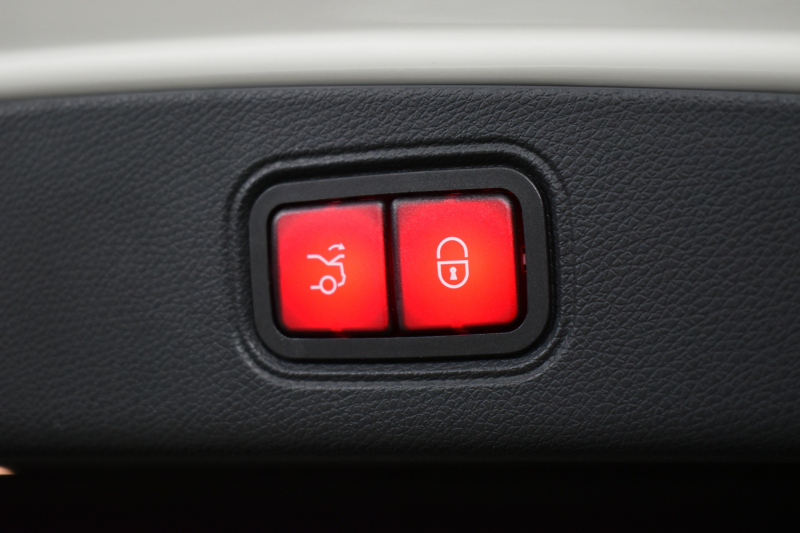 メルセデスベンツ Eクラス E300 ｸｰﾍﾟ ｽﾎﾟｰﾂ ｴｸｽｸﾙｰｼﾌﾞP ﾚｰﾀﾞｰｾｰﾌﾃｨP ﾊﾟﾉﾗﾏｻﾝﾙｰﾌ ﾋｰﾀｰｸｰﾗｰ赤黒革 ﾃﾞｨｽﾄﾛ BSM Lﾁｪﾝｼﾞ AMGｴｱﾛ19AW ｷｰGO PTS ﾌﾞﾙﾒｽﾀｰ HUD 地ﾃﾞｼﾞ360ｶﾒﾗ 2年保証