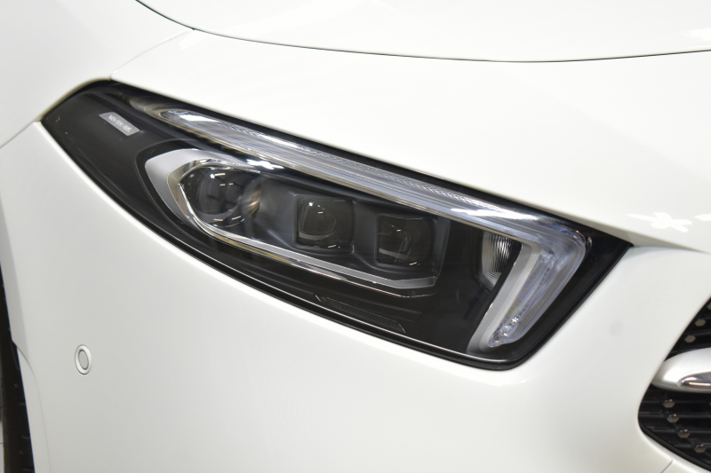 メルセデスベンツ Aクラス A180 ｽﾀｲﾙ AMGﾗｲﾝ AMGﾚｻﾞｰｴｸｽｸﾙｰｼﾌﾞP ｱﾄﾞﾊﾞﾝｽﾄﾞP ﾅﾋﾞｹﾞｰｼｮﾝP ﾚｰﾀﾞｰｾｰﾌﾃｨP ﾊﾟﾉﾗﾏｻﾝﾙｰﾌ 革 HUD 360ｶﾒﾗ ｱﾄﾞﾊﾞﾝｽﾄﾞｻｳﾝﾄﾞ AMGｴｱﾛ18AW ﾃﾞｨｽﾄﾛ ﾌﾞﾗｲﾝﾄﾞS ﾚｰﾝｷｰﾌﾟ MBUXﾅﾋﾞTV 2年保証