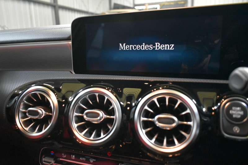 メルセデスベンツ Aクラス A180 ｽﾀｲﾙ AMGﾗｲﾝ AMGﾚｻﾞｰｴｸｽｸﾙｰｼﾌﾞP ｱﾄﾞﾊﾞﾝｽﾄﾞP ﾅﾋﾞｹﾞｰｼｮﾝP ﾚｰﾀﾞｰｾｰﾌﾃｨP ﾊﾟﾉﾗﾏｻﾝﾙｰﾌ 革 HUD 360ｶﾒﾗ ｱﾄﾞﾊﾞﾝｽﾄﾞｻｳﾝﾄﾞ AMGｴｱﾛ18AW ﾃﾞｨｽﾄﾛ ﾌﾞﾗｲﾝﾄﾞS ﾚｰﾝｷｰﾌﾟ MBUXﾅﾋﾞTV 2年保証