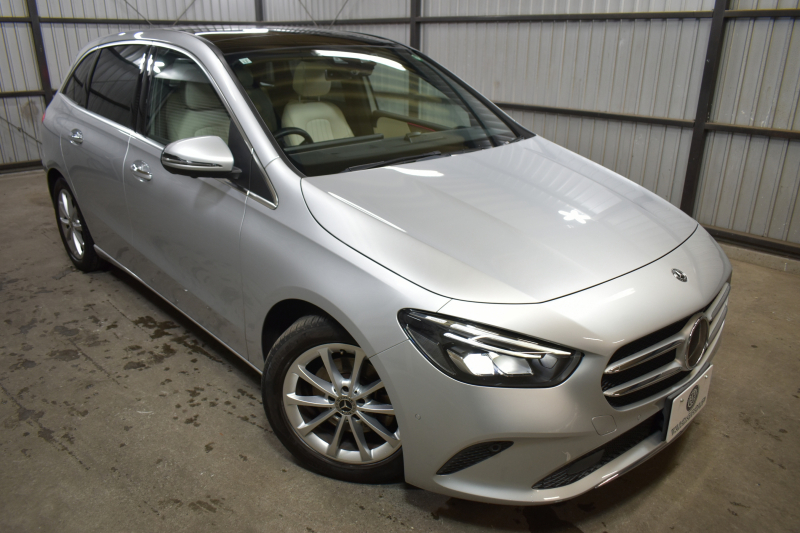 メルセデスベンツ Bクラス B200d ﾚｻﾞｰｴｸｽｸﾙｰｼﾌﾞP ｱﾄﾞﾊﾞﾝｽﾄﾞP ﾚｰﾀﾞｰSP  ﾅﾋﾞｹﾞｰｼｮﾝP ﾊﾟﾉﾗﾏｻﾝﾙｰﾌ MBUXｼｽﾃﾑ ﾋｰﾀｰ付ﾏｷｱｰﾄﾍﾞｰｼﾞｭ革 ACC BSM Lﾁｪﾝｼﾞ 17AW ﾏﾙﾁLED HUD 対話式ﾅﾋﾞTV 360ｶﾒﾗ 2年保証