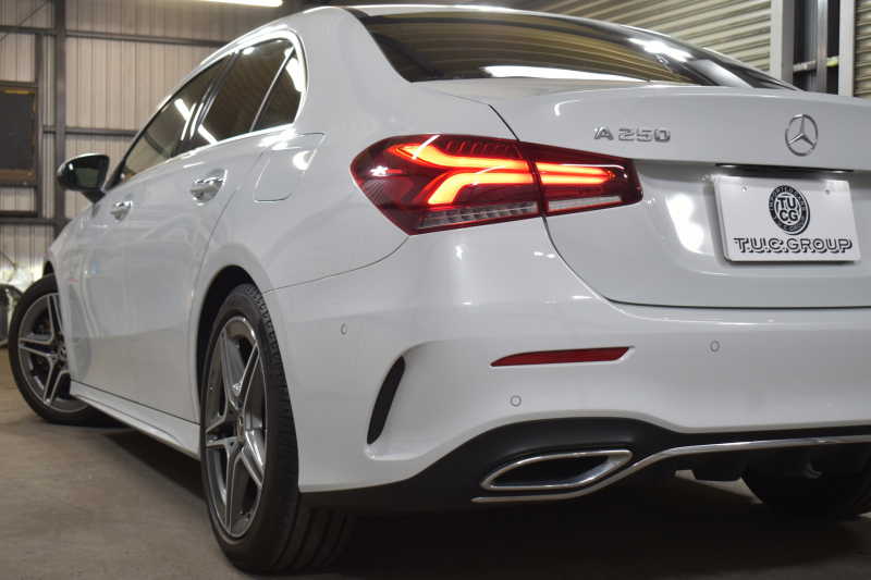 メルセデスベンツ Aクラス A250 4ﾏﾁｯｸ AMGﾗｲﾝ AMGﾚｻﾞｰｴｸｽｸﾙｰｼﾌﾞ ｱﾄﾞﾊﾞﾝｽﾄﾞP ﾚｰﾀﾞｰSP  ﾊﾟﾉﾗﾏｻﾝﾙｰﾌ ﾋｰﾀｰ黒灰革 ﾃﾞｨｽﾄﾛ ﾌﾞﾗｲﾝﾄﾞS Lﾁｪﾝｼﾞ AMGｴｱﾛ18AW ｷｰGO PTS ﾍｯﾄﾞｱｯﾌﾟD 対話式ﾅﾋﾞTV 360ｶﾒﾗ 2年保証