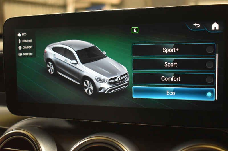 メルセデスベンツ GLCクーペ GLC220d 4ﾏﾁｯｸ ｸｰﾍﾟ AMGﾗｲﾝ ﾚｻﾞｰｴｸｽｸﾙｰｼﾌﾞ ﾚｰﾀﾞｰｾｰﾌﾃｨP 後期型 ｻﾝﾙｰﾌ 全席ﾋｰﾀｰ&ｸｰﾗｰ黒革 ﾃﾞｨｽﾄﾛﾆｯｸﾌﾟﾗｽ ﾌﾞﾗｲﾝﾄﾞｽﾎﾟｯﾄ ﾚｰﾝｷｰﾌﾟ AMGｴｱﾛ19AW ｷｰGO PTS ﾌｯﾄｹﾞｰﾄ HUD ﾌﾞﾙﾒｽﾀｰS 地ﾃﾞｼﾞﾅﾋﾞ 360ｶﾒﾗ 2年保証