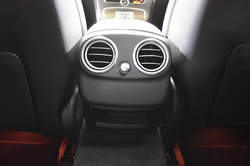 メルセデスベンツ Cクラス C220d ﾜｺﾞﾝ ﾛｰﾚｳｽｴﾃﾞｨｼｮﾝ ﾚｰﾀﾞｰｾｰﾌﾃｨP 前期最終 特別仕様車  ﾃﾞｨｰｾﾞﾙ 燃費19.6km ﾊﾟﾉﾗﾏｻﾝﾙｰﾌ ﾋｰﾀｰ黒革 ﾃﾞｨｽﾄﾛ BSM Lｷｰﾌﾟ AMGｴｱﾛ18AW ｷｰﾚｽGO PTS 電動ﾘｱｹﾞｰﾄ 地ﾃﾞｼﾞﾅﾋﾞ Bｶﾒﾗ 2年保証