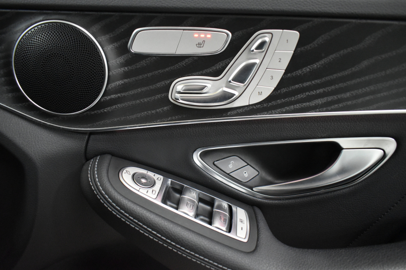 メルセデスベンツ Cクラス C220d ﾜｺﾞﾝ ﾛｰﾚｳｽｴﾃﾞｨｼｮﾝ ﾚｰﾀﾞｰｾｰﾌﾃｨP 前期最終 特別仕様車  ﾃﾞｨｰｾﾞﾙ 燃費19.6km ﾊﾟﾉﾗﾏｻﾝﾙｰﾌ ﾋｰﾀｰ黒革 ﾃﾞｨｽﾄﾛ BSM Lｷｰﾌﾟ AMGｴｱﾛ18AW ｷｰﾚｽGO PTS 電動ﾘｱｹﾞｰﾄ 地ﾃﾞｼﾞﾅﾋﾞ Bｶﾒﾗ 2年保証