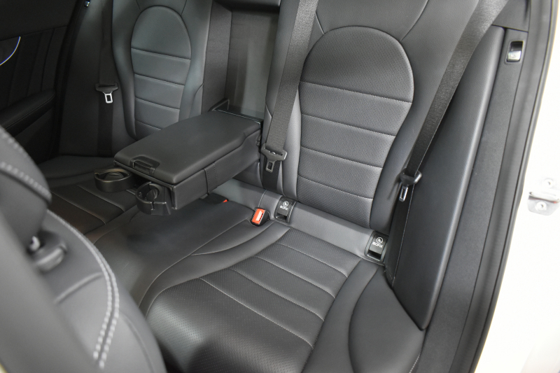 メルセデスベンツ Cクラス C220d ﾜｺﾞﾝ ﾛｰﾚｳｽｴﾃﾞｨｼｮﾝ ﾚｰﾀﾞｰｾｰﾌﾃｨP 前期最終 特別仕様車  ﾃﾞｨｰｾﾞﾙ 燃費19.6km ﾊﾟﾉﾗﾏｻﾝﾙｰﾌ ﾋｰﾀｰ黒革 ﾃﾞｨｽﾄﾛ BSM Lｷｰﾌﾟ AMGｴｱﾛ18AW ｷｰﾚｽGO PTS 電動ﾘｱｹﾞｰﾄ 地ﾃﾞｼﾞﾅﾋﾞ Bｶﾒﾗ 2年保証