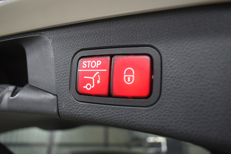 メルセデスベンツ Cクラス C220d ﾜｺﾞﾝ ﾛｰﾚｳｽｴﾃﾞｨｼｮﾝ ﾚｰﾀﾞｰｾｰﾌﾃｨP 前期最終 特別仕様車  ﾃﾞｨｰｾﾞﾙ 燃費19.6km ﾊﾟﾉﾗﾏｻﾝﾙｰﾌ ﾋｰﾀｰ黒革 ﾃﾞｨｽﾄﾛ BSM Lｷｰﾌﾟ AMGｴｱﾛ18AW ｷｰﾚｽGO PTS 電動ﾘｱｹﾞｰﾄ 地ﾃﾞｼﾞﾅﾋﾞ Bｶﾒﾗ 2年保証