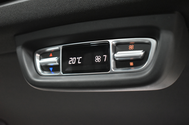 メルセデスベンツ Vクラス V220d ｽﾎﾟｰﾂ ﾛﾝｸﾞ AMGﾗｲﾝ ﾚｰﾀﾞｰP  ﾊﾟﾉﾗﾏｻﾝﾙｰﾌ  ﾌﾞﾙﾒｽﾀｰS ﾋｰﾀｰ黒革 ﾃﾞｨｽﾄﾛ BSM Lｷｰﾌﾟ AMGｴｱﾛ19AW 両側電動ｽﾗｲﾄﾞ 電動Rｹﾞｰﾄ 地ﾃﾞｼﾞ360ｶﾒﾗ 2年保証