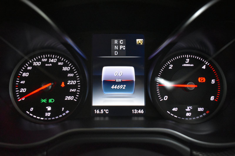 メルセデスベンツ Vクラス V220d ｽﾎﾟｰﾂ ﾛﾝｸﾞ AMGﾗｲﾝ ﾚｰﾀﾞｰP  ﾊﾟﾉﾗﾏｻﾝﾙｰﾌ  ﾌﾞﾙﾒｽﾀｰS ﾋｰﾀｰ黒革 ﾃﾞｨｽﾄﾛ BSM Lｷｰﾌﾟ AMGｴｱﾛ19AW 両側電動ｽﾗｲﾄﾞ 電動Rｹﾞｰﾄ 地ﾃﾞｼﾞ360ｶﾒﾗ 2年保証