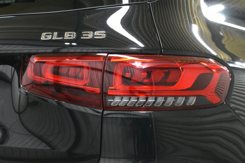 AMG GLB MercedesAMG GLB35 4ﾏﾁｯｸ AMGｱﾄﾞﾊﾞﾝｽﾄﾞ＆ﾊﾟﾌｫｰﾏﾝｽP ﾚｰﾀﾞｰｾｰﾌﾃｨP  ﾊﾟﾉﾗﾏｻﾝﾙｰﾌ ﾋｰﾀｰ黒/赤革 対話式ﾅﾋﾞ ﾃﾞｨｽﾄﾛﾆｯｸ ﾌﾞﾗｲﾝﾄﾞｽﾎﾟｯﾄ ﾚｰﾝｷｰﾌﾟ AMGｴｱﾛ19AW ｷｰﾚｽGO PTS ﾍｯﾄﾞｱｯﾌﾟD  地ﾃﾞｼﾞﾅﾋﾞ 360ｶﾒﾗ