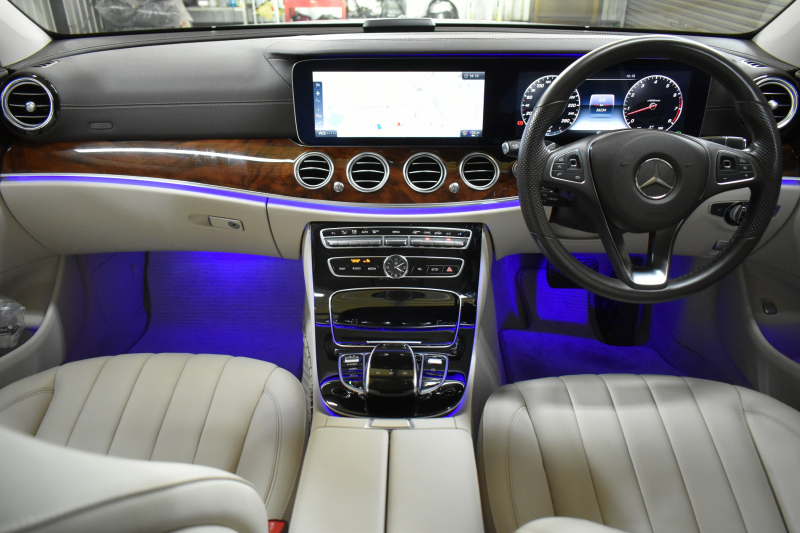 メルセデスベンツ Eクラス E400 4ﾏﾁｯｸ ｴｸｽｸﾙｰｼﾌﾞ ﾚｰﾀﾞｰｾｰﾌﾃｨP 333馬力V6 4WD ﾋｰﾀｰﾍﾞｰｼﾞｭ革 HUD ﾃﾞｨｽﾄﾛ ﾌﾞﾗｲﾝﾄﾞｽﾎﾟｯﾄ ﾚｰﾝﾁｪﾝｼﾞA 専用18AW ｷｰﾚｽGO PTS ﾌｯﾄﾄﾗﾝｸ 地ﾃﾞｼﾞﾅﾋﾞ 360ｶﾒﾗ ﾏﾙﾁｱﾝﾋﾞｴﾝﾄﾗｲﾄ 2年保証