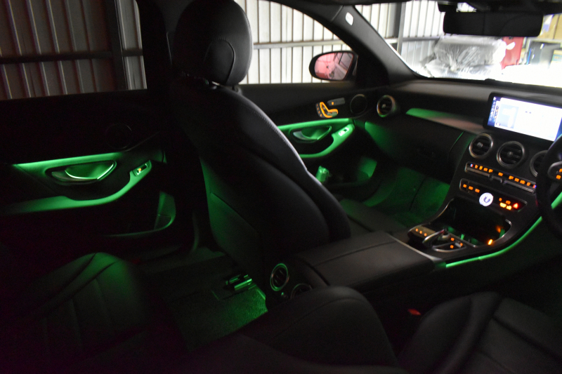 メルセデスベンツ Cクラス C200 ﾛｰﾚｳｽED ｽﾎﾟｰﾂﾌﾟﾗｽP ﾚｰﾀﾞｰｾｰﾌﾃｨP 後期 革 ﾍｯﾄﾞｱｯﾌﾟD 液晶ﾒｰﾀｰ ﾌｯﾄﾄﾗﾝｸ ﾜｲﾔﾚｽﾁｬｰｼﾞ ｴｱｻｽ AMGｴｱﾛ18AW ﾃﾞｨｽﾄﾛﾆｯｸ ﾌﾞﾗｲﾝﾄﾞｽﾎﾟｯﾄ ﾚｰﾝｷｰﾌﾟ ﾅﾋﾞTV ﾊﾞｯｸｶﾒﾗ ｷｰﾚｽｺﾞｰ 2年保証