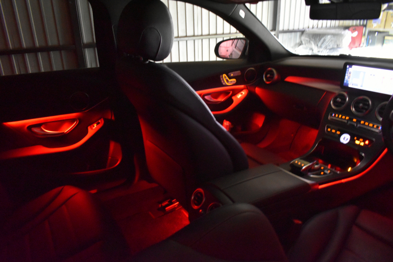 メルセデスベンツ Cクラス C200 ﾛｰﾚｳｽED ｽﾎﾟｰﾂﾌﾟﾗｽP ﾚｰﾀﾞｰｾｰﾌﾃｨP 後期 革 ﾍｯﾄﾞｱｯﾌﾟD 液晶ﾒｰﾀｰ ﾌｯﾄﾄﾗﾝｸ ﾜｲﾔﾚｽﾁｬｰｼﾞ ｴｱｻｽ AMGｴｱﾛ18AW ﾃﾞｨｽﾄﾛﾆｯｸ ﾌﾞﾗｲﾝﾄﾞｽﾎﾟｯﾄ ﾚｰﾝｷｰﾌﾟ ﾅﾋﾞTV ﾊﾞｯｸｶﾒﾗ ｷｰﾚｽｺﾞｰ 2年保証