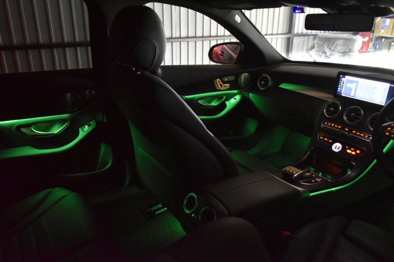 メルセデスベンツ Cクラス C200ﾜｺﾞﾝ AVG AMGﾗｲﾝ ﾚｻﾞｰｴｸｽｸﾙｰｼﾌﾞP ﾚｰﾀﾞｰｾｰﾌﾃｨP 後期 革 ﾌﾞﾙﾒｽﾀｰ ﾍｯﾄﾞｱｯﾌﾟD 液晶ﾒｰﾀｰ ﾌｯﾄｹﾞｰﾄ AMGｴｱﾛ18AW ｴｱｻｽ ﾃﾞｨｽﾄﾛﾆｯｸ ﾌﾞﾗｲﾝﾄﾞｽﾎﾟｯﾄ ﾚｰﾝｷｰﾌﾟ ﾅﾋﾞTV ﾊﾞｯｸｶﾒﾗ ｷｰﾚｽｺﾞｰ 2年保証