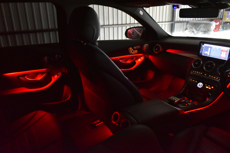 メルセデスベンツ Cクラス C200ﾜｺﾞﾝ AVG AMGﾗｲﾝ ﾚｻﾞｰｴｸｽｸﾙｰｼﾌﾞP ﾚｰﾀﾞｰｾｰﾌﾃｨP 後期 革 ﾌﾞﾙﾒｽﾀｰ ﾍｯﾄﾞｱｯﾌﾟD 液晶ﾒｰﾀｰ ﾌｯﾄｹﾞｰﾄ AMGｴｱﾛ18AW ｴｱｻｽ ﾃﾞｨｽﾄﾛﾆｯｸ ﾌﾞﾗｲﾝﾄﾞｽﾎﾟｯﾄ ﾚｰﾝｷｰﾌﾟ ﾅﾋﾞTV ﾊﾞｯｸｶﾒﾗ ｷｰﾚｽｺﾞｰ 2年保証