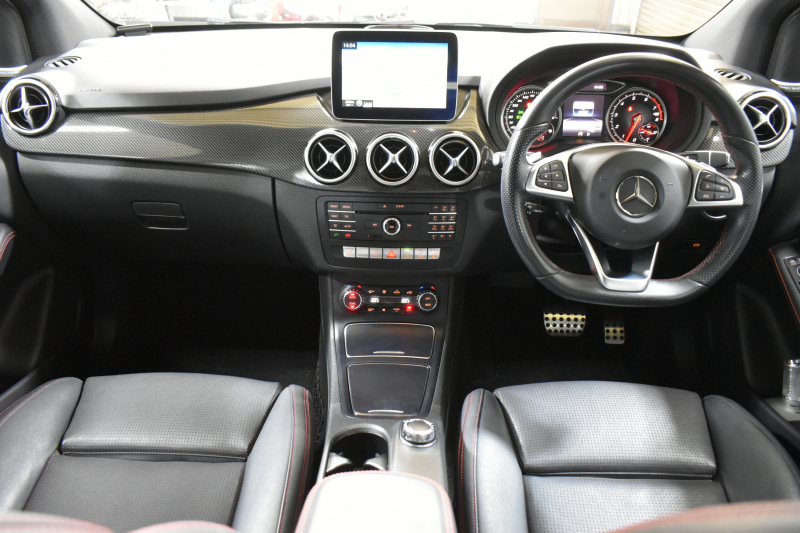 メルセデスベンツ Bクラス B250 4ﾏﾁｯｸ ｽﾎﾟｰﾂ ﾚｻﾞｰｴｸｽｸﾙｰｼﾌﾞP ﾚｰﾀﾞｰｾｰﾌﾃｨP ﾊﾟﾉﾗﾏSR ﾋｰﾀｰ革 ﾃﾞｨｽﾄﾛ ﾌﾞﾗｲﾝﾄﾞS ｷｰﾚｽGo ﾊｰﾏﾝK 地ﾃﾞｼﾞBｶﾒﾗ ﾏﾙﾁｱﾝﾋﾞｴﾝﾄ LEDﾗｲﾄ