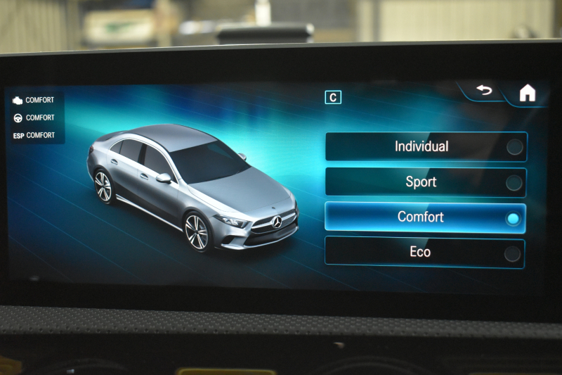 メルセデスベンツ Aクラス A250 4ﾏﾁｯｸ AMGﾗｲﾝ ﾚｻﾞｰｴｸｽｸﾙｰｼﾌﾞ ｱﾄﾞﾊﾞﾝｽﾄﾞP ﾚｰﾀﾞｰSP  ﾊﾟﾉﾗﾏｻﾝﾙｰﾌ ﾋｰﾀｰ黒灰革 ﾃﾞｨｽﾄﾛ ﾌﾞﾗｲﾝﾄﾞS Lﾁｪﾝｼﾞ AMGｴｱﾛ18AW ｷｰGO PTS ﾍｯﾄﾞｱｯﾌﾟD 対話式ﾅﾋﾞTV 360ｶﾒﾗ 2年保証