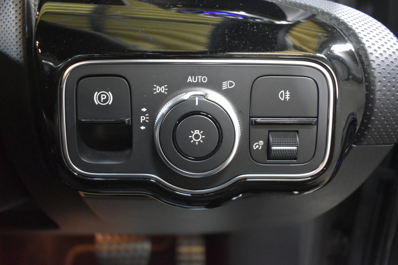 メルセデスベンツ Aクラス A250 4ﾏﾁｯｸ AMGﾗｲﾝ ﾚｻﾞｰｴｸｽｸﾙｰｼﾌﾞ ｱﾄﾞﾊﾞﾝｽﾄﾞP ﾚｰﾀﾞｰSP  ﾊﾟﾉﾗﾏｻﾝﾙｰﾌ ﾋｰﾀｰ黒灰革 ﾃﾞｨｽﾄﾛ ﾌﾞﾗｲﾝﾄﾞS Lﾁｪﾝｼﾞ AMGｴｱﾛ18AW ｷｰGO PTS ﾍｯﾄﾞｱｯﾌﾟD 対話式ﾅﾋﾞTV 360ｶﾒﾗ 2年保証