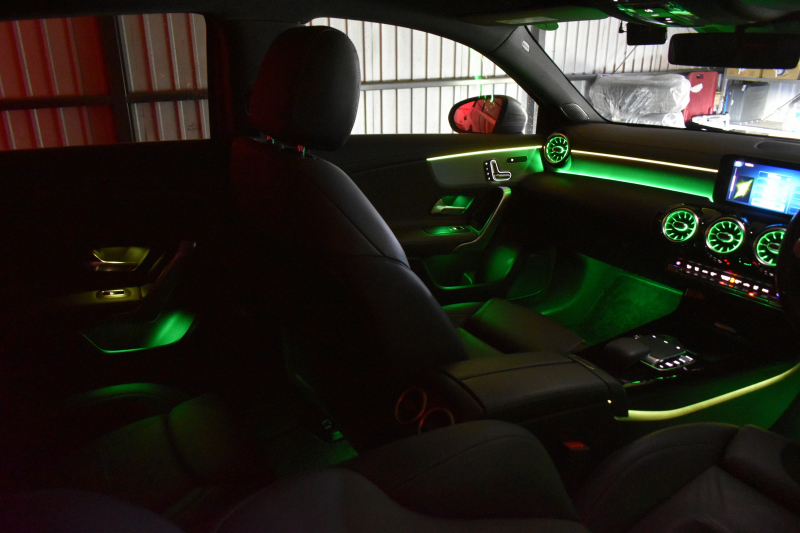 メルセデスベンツ Aクラス A250 4ﾏﾁｯｸ AMGﾗｲﾝ ﾚｻﾞｰｴｸｽｸﾙｰｼﾌﾞ ｱﾄﾞﾊﾞﾝｽﾄﾞP ﾚｰﾀﾞｰSP  ﾊﾟﾉﾗﾏｻﾝﾙｰﾌ ﾋｰﾀｰ黒灰革 ﾃﾞｨｽﾄﾛ ﾌﾞﾗｲﾝﾄﾞS Lﾁｪﾝｼﾞ AMGｴｱﾛ18AW ｷｰGO PTS ﾍｯﾄﾞｱｯﾌﾟD 対話式ﾅﾋﾞTV 360ｶﾒﾗ 2年保証