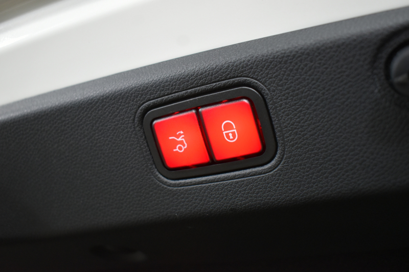 メルセデスベンツ CLS CLS220d ｽﾎﾟｰﾂ ｴｸｽｸﾙｰｼﾌﾞ ﾚｰﾀﾞｰSP ｻﾝﾙｰﾌ 全席ﾋｰﾀｰ&ﾍﾞﾝﾁﾚｰﾀｰ赤黒本革  ﾃﾞｨｽﾄﾛ BSM AMGｴｱﾛ19AW ｷｰGO ﾌｯﾄﾄﾗﾝｸ ﾌﾞﾙﾒｽﾀｰ 地ﾃﾞｼﾞ360ｶﾒﾗ ﾍｯﾄﾞｱｯﾌﾟﾃﾞｨｽﾌﾟﾚｲ ｴｱｻｽ 2年保証