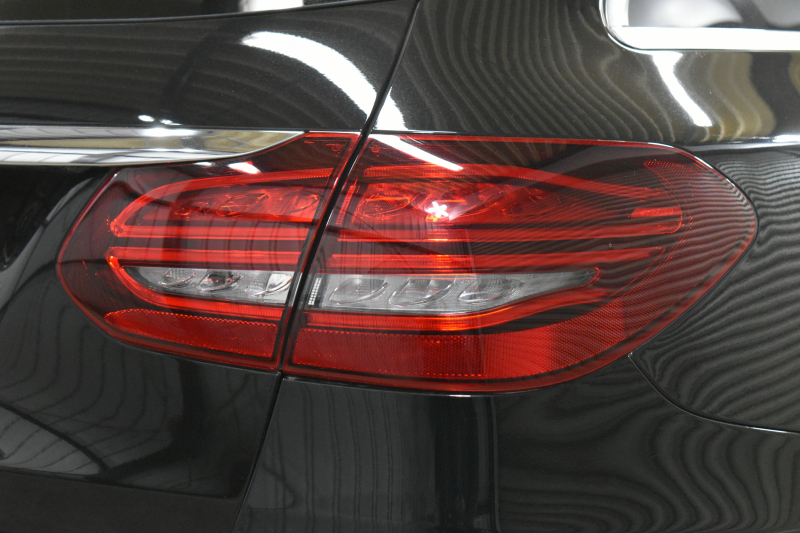 メルセデスベンツ Cクラス C200ﾜｺﾞﾝ AVG AMGﾗｲﾝ ﾚｰﾀﾞｰｾｰﾌﾃｨP 後期 AMGｴｱﾛ18AW ｴｱｻｽ 革 ﾃﾞｨｽﾄﾛﾆｯｸ ﾌﾞﾗｲﾝﾄﾞｽﾎﾟｯﾄ ﾚｰﾝｷｰﾌﾟ ﾅﾋﾞTV ﾊﾞｯｸｶﾒﾗ ｵｰﾄﾃｰﾙｹﾞｰﾄ ｷｰﾚｽｺﾞｰ 2年保証