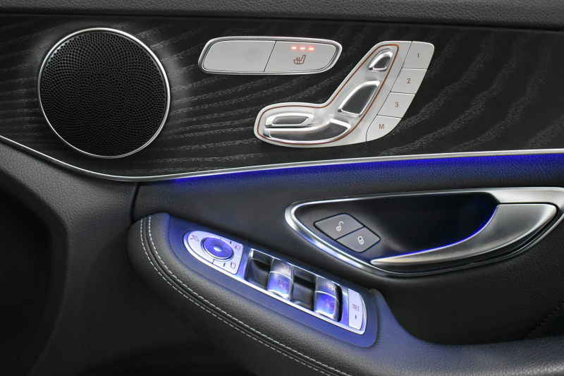 メルセデスベンツ Cクラス C220d ﾛｰﾚｳｽED ｽﾎﾟｰﾂﾌﾟﾗｽP ﾚｰﾀﾞｰｾｰﾌﾃｨP 後期 ﾋｰﾀｰ革 HUD ﾊﾞｯｸｶﾒﾗ 液晶ﾒｰﾀｰ ﾌｯﾄｹﾞｰﾄ ﾜｲﾔﾚｽC AMGｴｱﾛ18AW ﾃﾞｨｽﾄﾛ ﾌﾞﾗｲﾝﾄﾞS ﾅﾋﾞTV ｷｰﾚｽｺﾞｰ 2年保証