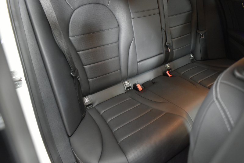 メルセデスベンツ Cクラス C220d ﾛｰﾚｳｽED ｽﾎﾟｰﾂﾌﾟﾗｽP ﾚｰﾀﾞｰｾｰﾌﾃｨP 後期 ﾋｰﾀｰ革 HUD ﾊﾞｯｸｶﾒﾗ 液晶ﾒｰﾀｰ ﾌｯﾄｹﾞｰﾄ ﾜｲﾔﾚｽC AMGｴｱﾛ18AW ﾃﾞｨｽﾄﾛ ﾌﾞﾗｲﾝﾄﾞS ﾅﾋﾞTV ｷｰﾚｽｺﾞｰ 2年保証