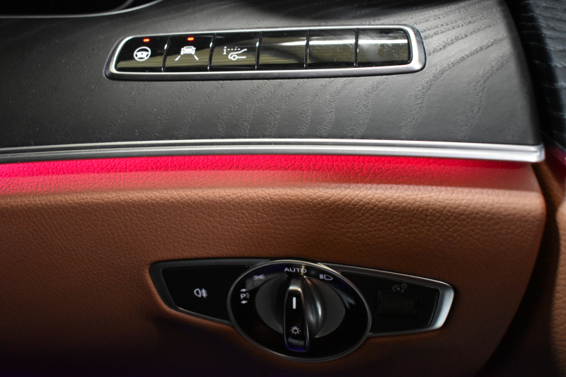 メルセデスベンツ Eクラス E300 AVG ｽﾎﾟｰﾂ ｴｸｽｸﾙｰｼﾌﾞ ﾚｰﾀﾞｰｾｰﾌﾃｨP 中期型 全席ﾋｰﾀｰ革 ﾃﾞｨｽﾄﾛ AMGｴｱﾛ19AW ｷｰGo ﾌｯﾄｹﾞｰﾄ ﾍｯﾄﾞｱｯﾌﾟD ﾌﾞﾙﾒｽﾀｰS ﾅﾋﾞTV 360ｶﾒﾗ 2年保証