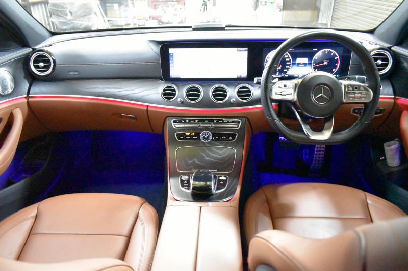 メルセデスベンツ Eクラス E300 AVG ｽﾎﾟｰﾂ ｴｸｽｸﾙｰｼﾌﾞ ﾚｰﾀﾞｰｾｰﾌﾃｨP 中期型 全席ﾋｰﾀｰ革 ﾃﾞｨｽﾄﾛ AMGｴｱﾛ19AW ｷｰGo ﾌｯﾄｹﾞｰﾄ ﾍｯﾄﾞｱｯﾌﾟD ﾌﾞﾙﾒｽﾀｰS ﾅﾋﾞTV 360ｶﾒﾗ 2年保証