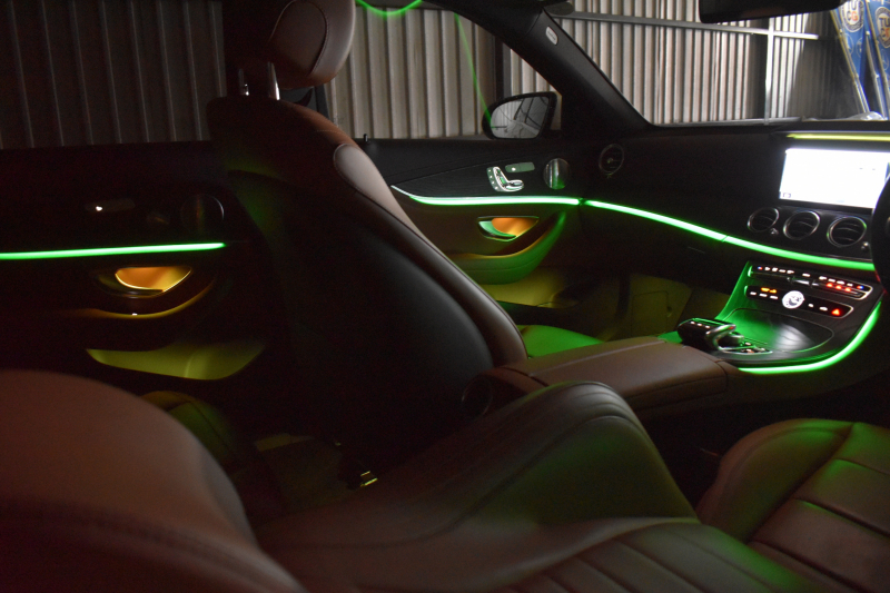 メルセデスベンツ Eクラス E300 AVG ｽﾎﾟｰﾂ ｴｸｽｸﾙｰｼﾌﾞ ﾚｰﾀﾞｰｾｰﾌﾃｨP 中期型 全席ﾋｰﾀｰ革 ﾃﾞｨｽﾄﾛ AMGｴｱﾛ19AW ｷｰGo ﾌｯﾄｹﾞｰﾄ ﾍｯﾄﾞｱｯﾌﾟD ﾌﾞﾙﾒｽﾀｰS ﾅﾋﾞTV 360ｶﾒﾗ 2年保証