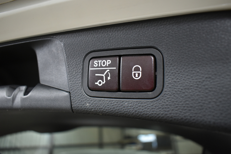 メルセデスベンツ Cクラス C180 ﾜｺﾞﾝ ﾛｰﾚｳｽｴﾃﾞｨｼｮﾝ ﾚｰﾀﾞｰｾｰﾌﾃｨP 特別仕様車 MEｺﾈｸﾄ ﾊﾟﾉﾗﾏｻﾝﾙｰﾌ ﾋｰﾀｰ黒革 ﾃﾞｨｽﾄﾛ BSM Lｷｰﾌﾟ AMGｴｱﾛ18AW ｷｰﾚｽGO PTS 電動ﾘｱｹﾞｰﾄ LEDﾍｯﾄﾞﾗｲﾄ 地ﾃﾞｼﾞﾅﾋﾞ Bｶﾒﾗ 2年保証