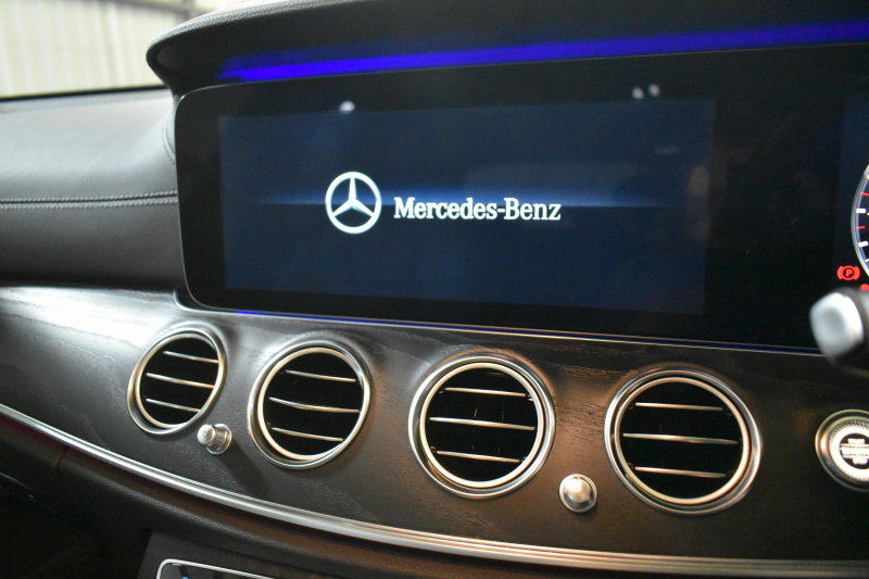 メルセデスベンツ Eクラス E350e AVG ｽﾎﾟｰﾂ ｴｸｽｸﾙｰｼﾌﾞP ﾚｰﾀﾞｰｾｰﾌﾃｨP PHV  ﾊﾟﾉﾗﾏｻﾝﾙｰﾌ ﾌﾞﾙﾒｽﾀｰS 全席ﾋｰﾀｰ黒革 ﾃﾞｨｽﾄﾛ ﾚｰﾝﾁｪﾝｼﾞ ﾌﾞﾗｲﾝﾄﾞｽﾎﾟｯﾄ AMGｴｱﾛ19AW ｷｰGO PTS ﾌｯﾄｹﾞｰﾄ 地デジ360ｶﾒ 2年保証