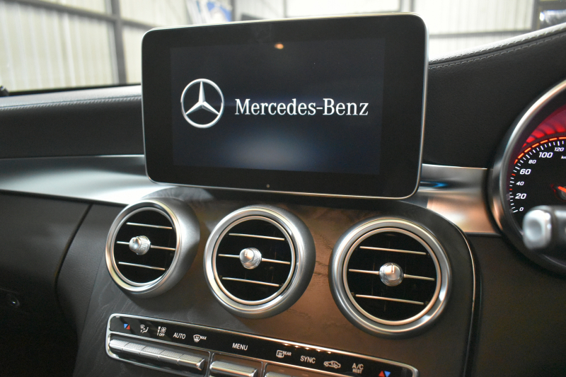 メルセデスベンツ Cクラス C200AVG AMGﾗｲﾝ ﾚｰﾀﾞｰｾｰﾌﾃｨP 高出力Eg ﾋｰﾀｰ革  ﾃﾞｨｽﾄﾛﾆｯｸ ﾌﾞﾗｲﾝﾄﾞS Lｷｰﾌﾟ ｷ-ﾚｽGo AMGｴｱﾛ18AW 地ﾃﾞｼﾞBｶﾒﾗ ﾊﾟｰｸﾄﾛ 2年保証