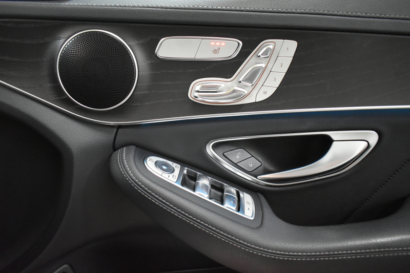 メルセデスベンツ Cクラス C200AVG AMGﾗｲﾝ ﾚｰﾀﾞｰｾｰﾌﾃｨP 高出力Eg ﾋｰﾀｰ革  ﾃﾞｨｽﾄﾛﾆｯｸ ﾌﾞﾗｲﾝﾄﾞS Lｷｰﾌﾟ ｷ-ﾚｽGo AMGｴｱﾛ18AW 地ﾃﾞｼﾞBｶﾒﾗ ﾊﾟｰｸﾄﾛ 2年保証