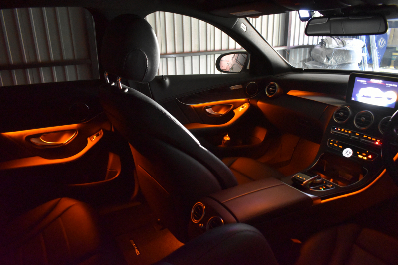 メルセデスベンツ Cクラス C200AVG AMGﾗｲﾝ ﾚｰﾀﾞｰｾｰﾌﾃｨP 高出力Eg ﾋｰﾀｰ革  ﾃﾞｨｽﾄﾛﾆｯｸ ﾌﾞﾗｲﾝﾄﾞS Lｷｰﾌﾟ ｷ-ﾚｽGo AMGｴｱﾛ18AW 地ﾃﾞｼﾞBｶﾒﾗ ﾊﾟｰｸﾄﾛ 2年保証