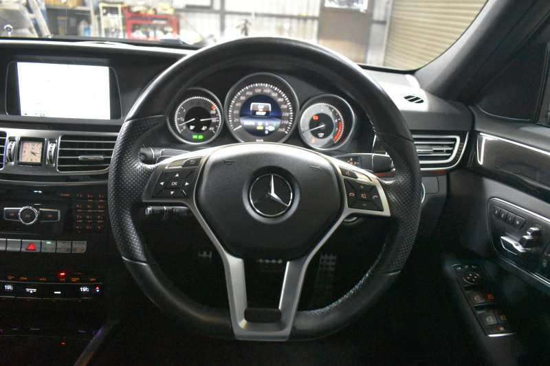 メルセデスベンツ Eクラス メルセデスベンツ Eクラス E250 AVG AMGｽﾎﾟｰﾂ ﾚｰﾀﾞｰｾｰﾌﾃｨP 後期 ﾋｰﾀｰ半革 ﾃﾞｨｽﾄﾛ ﾌﾞﾗｲﾝﾄﾞｽﾎﾟｯﾄ Lｷｰﾌﾟ ｷｰﾚｽGo AMGｴｱﾛ18AW ﾊﾟｰｸﾄﾛ LEDﾍｯﾄﾞ 駐車支援 地ﾃﾞｼﾞﾅﾋﾞ 360ｶﾒﾗ 2年保証